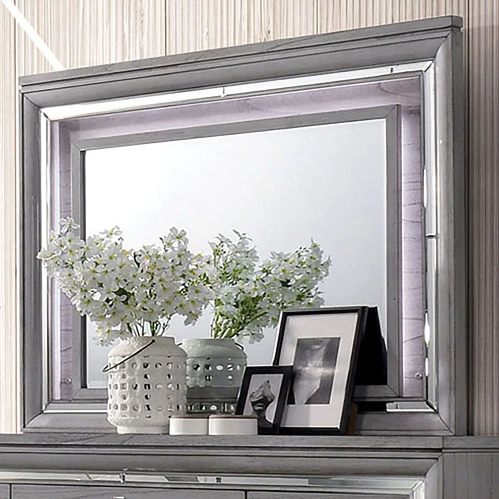 Alanis Light Gray 5 Pc. Queen Bedroom Set w/ Chest - Image 6