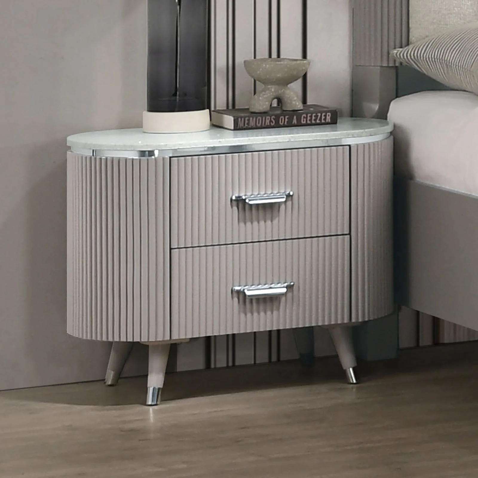 Aldridge Light Gray Queen 4 Piece Bedroom Set - Image 3