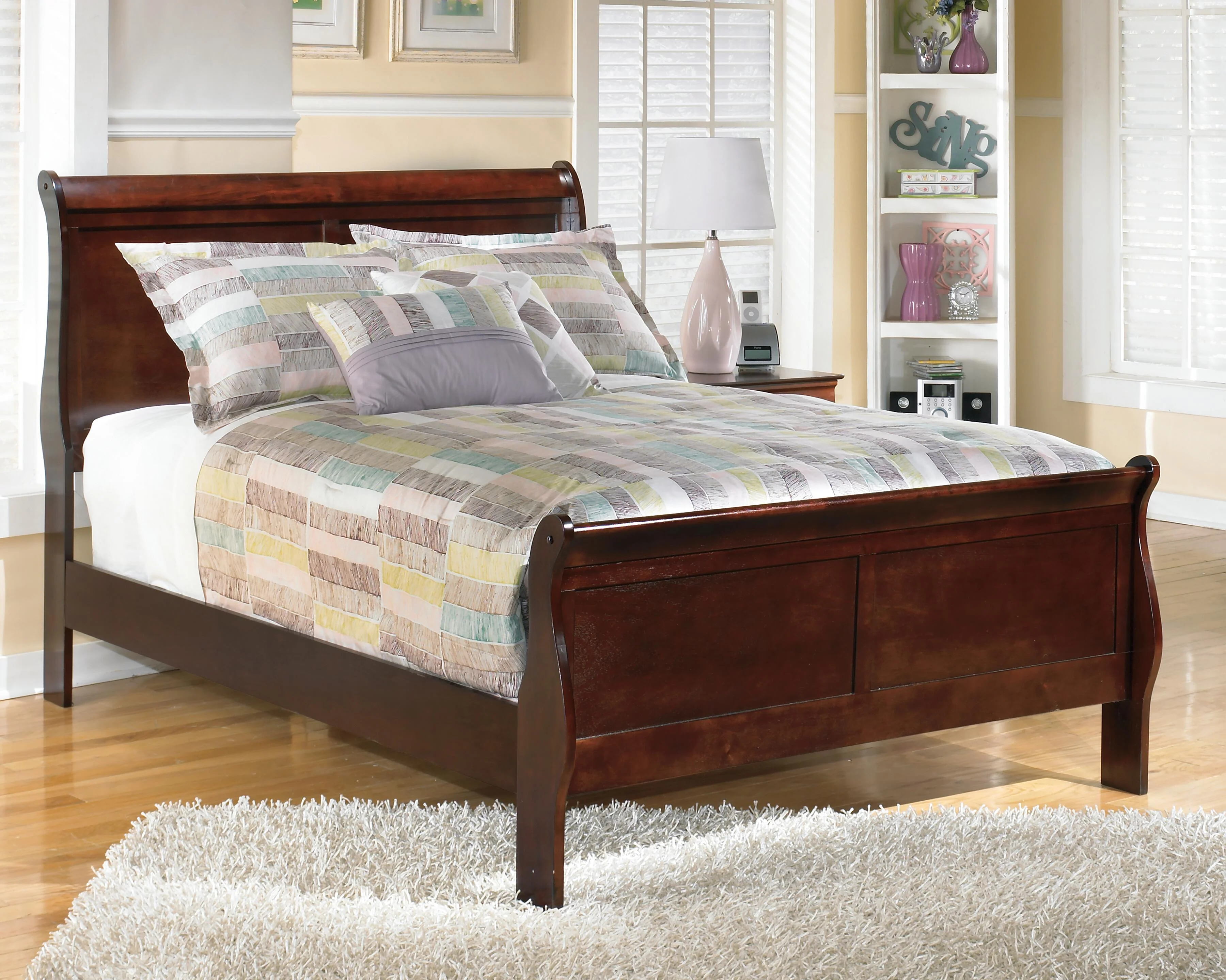 Alisdair Sleigh Bed - Image 4