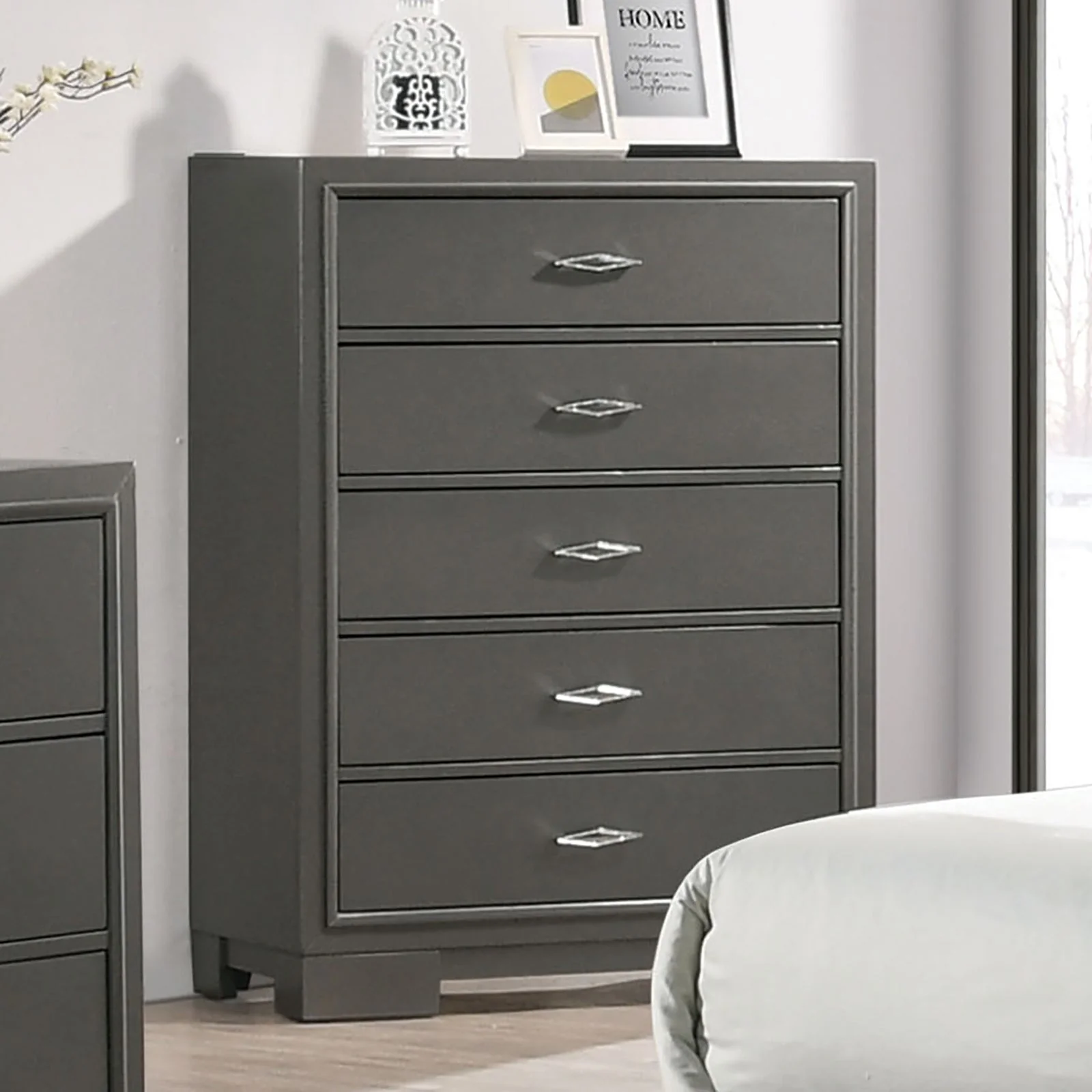 Alison Dark Walnut 5 Pc. Queen Bedroom Set w/ Chest - Image 4