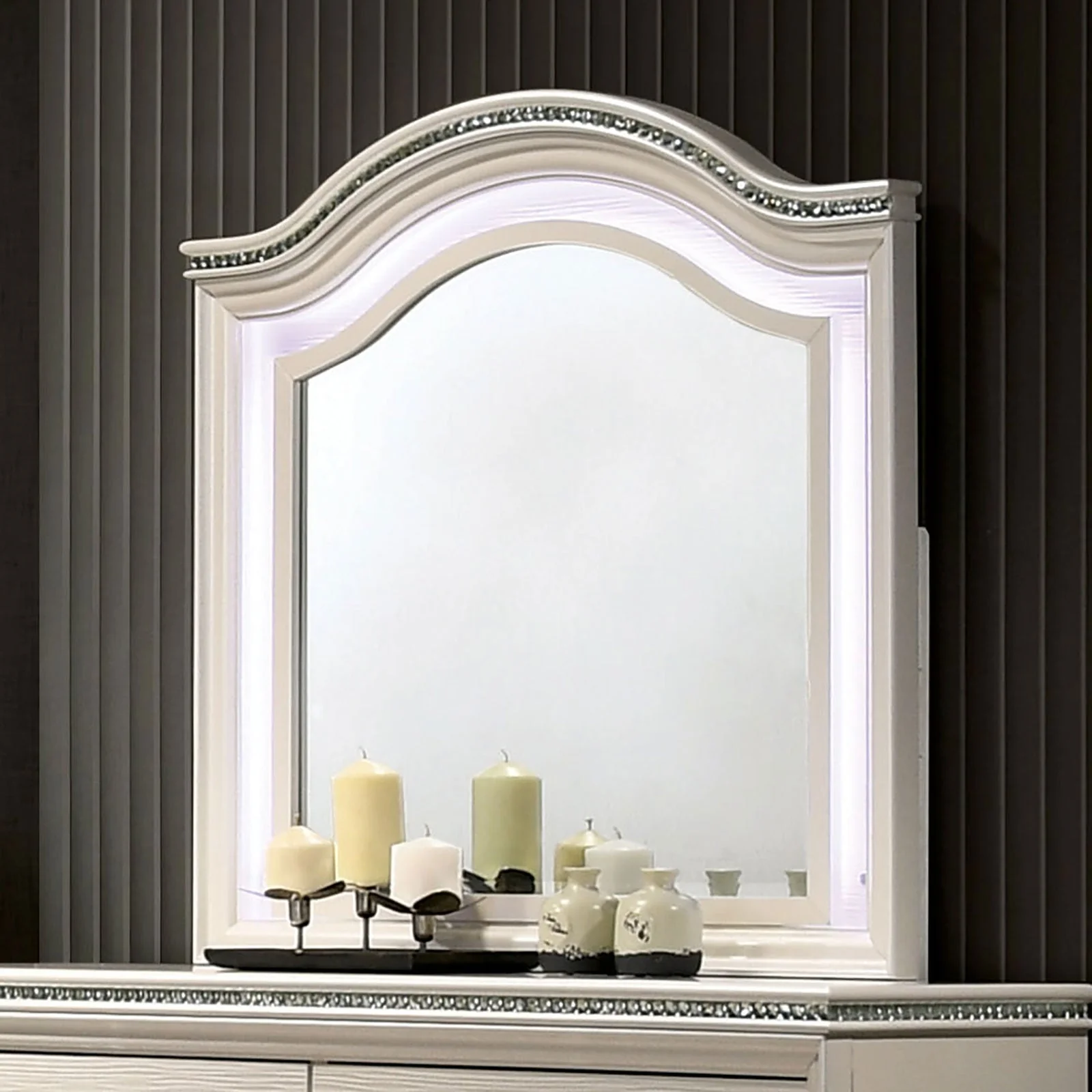 Allie Pearl White 4 Pc. Full Bedroom Set - Image 8