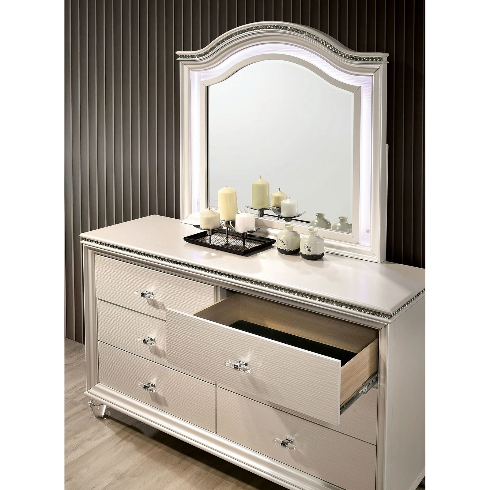 Allie Pearl White 4 Pc. Twin Bedroom Set - Image 7