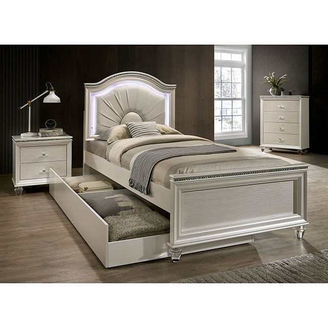 Allie Pearl White Full Bed - Image 3