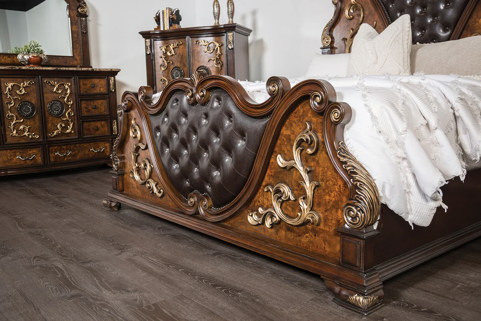 Aquilina Cherry/Oak 4 Pc. Queen Bedroom Set - Image 2