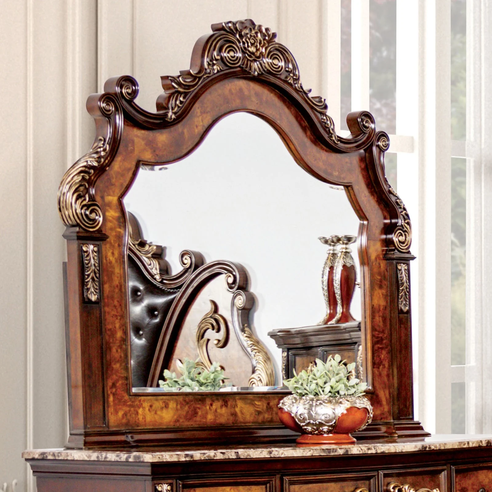 Aquilina Cherry/Oak 5 Pc. Queen Bedroom Set w/ Chest - Image 4