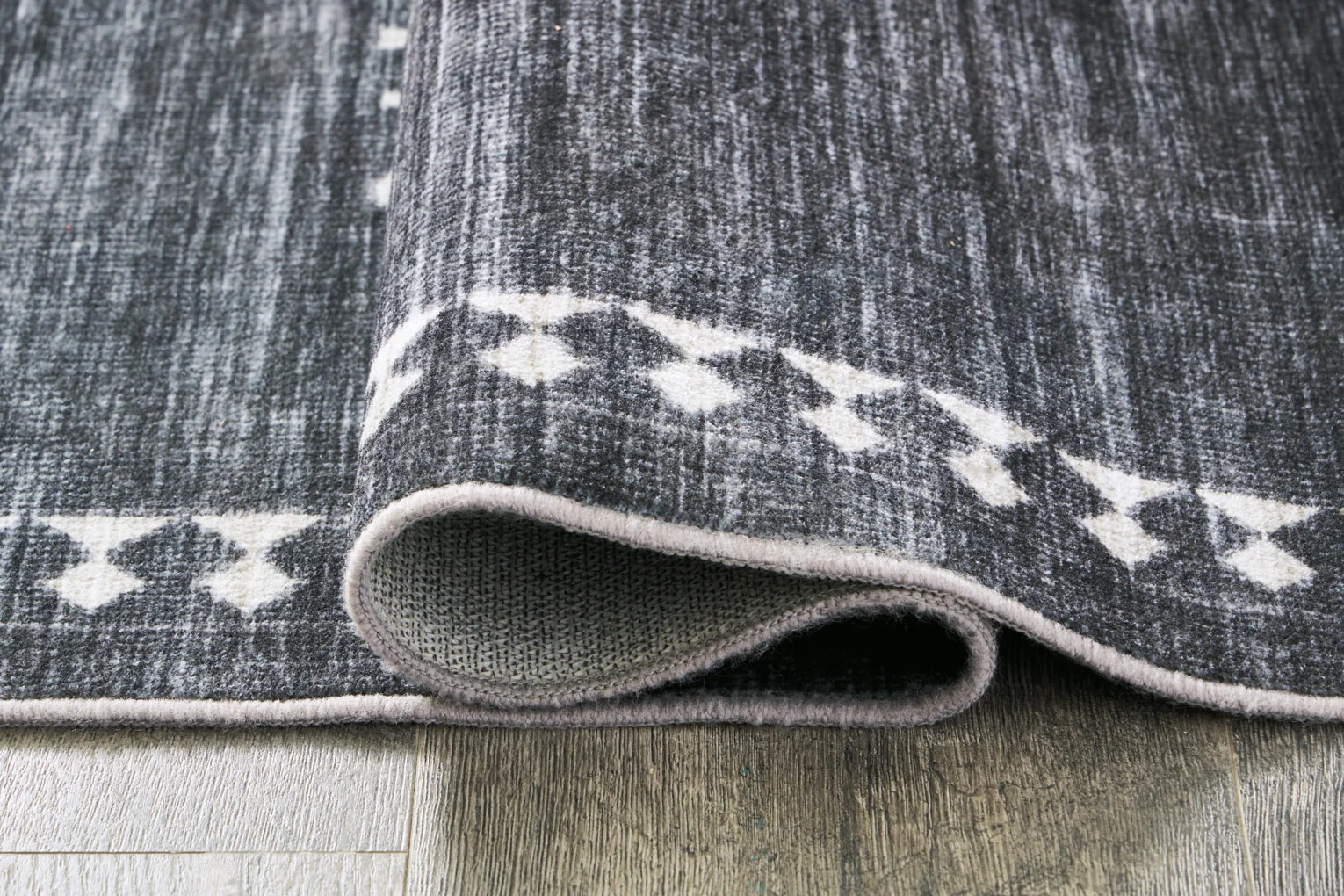 Arloman Washable Rug - Image 4