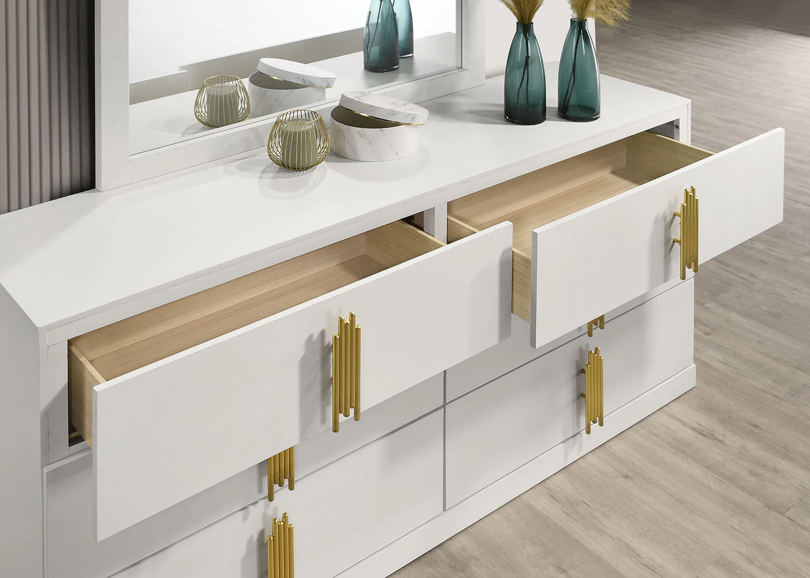 Basildon White/Gold Queen 4 Piece Bedroom Set - Image 4