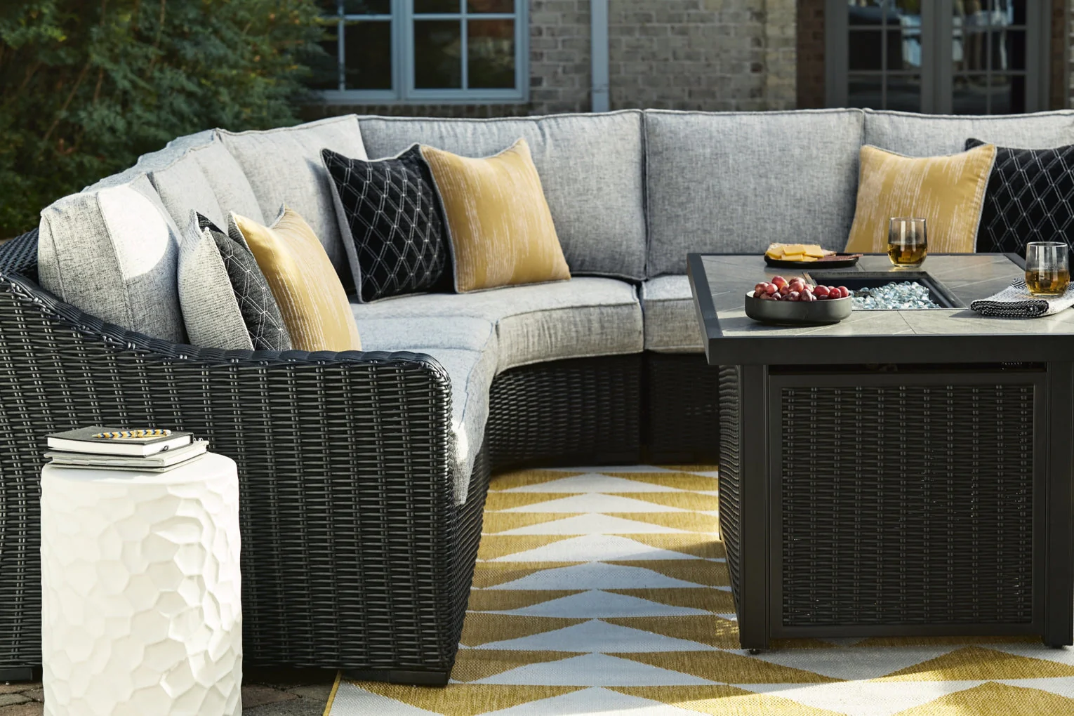 Beachcroft Outdoor Seating - Image 28
