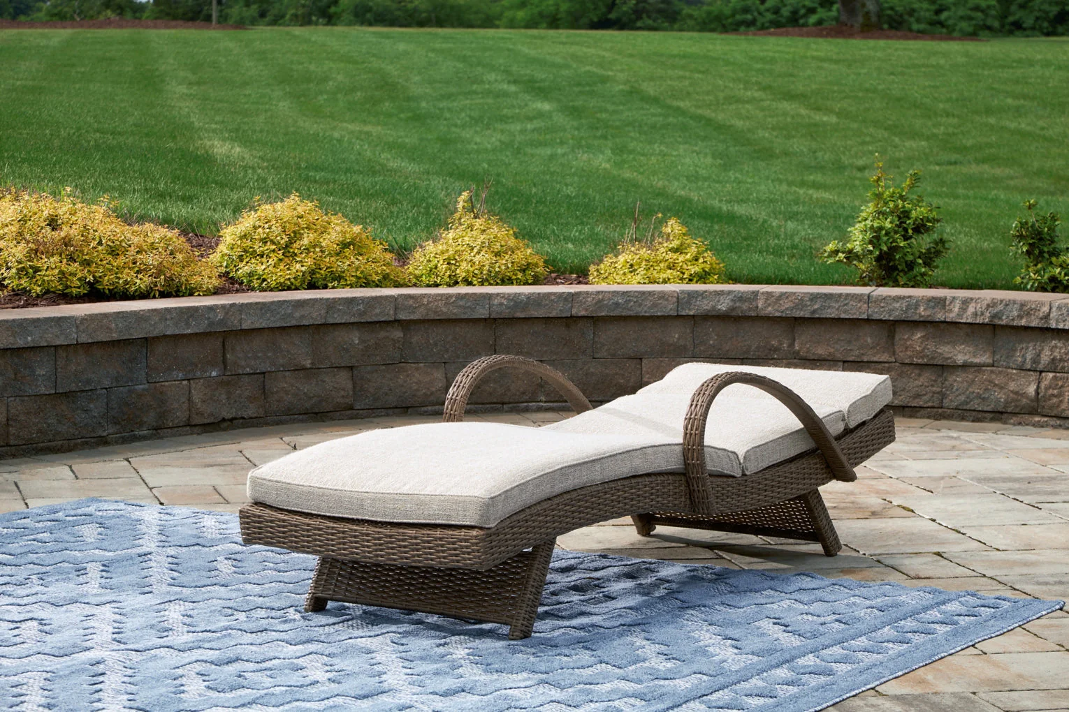 Beachcroft Outdoor Seating - Image 74