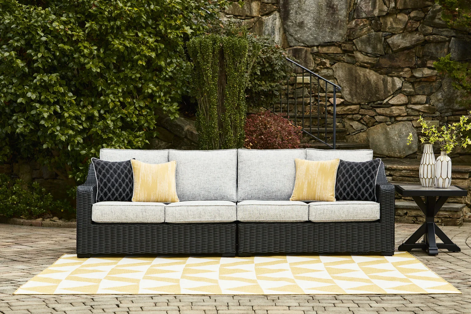 Beachcroft RAF/LAF Loveseat w/CUSH (2/CN) - Image 4