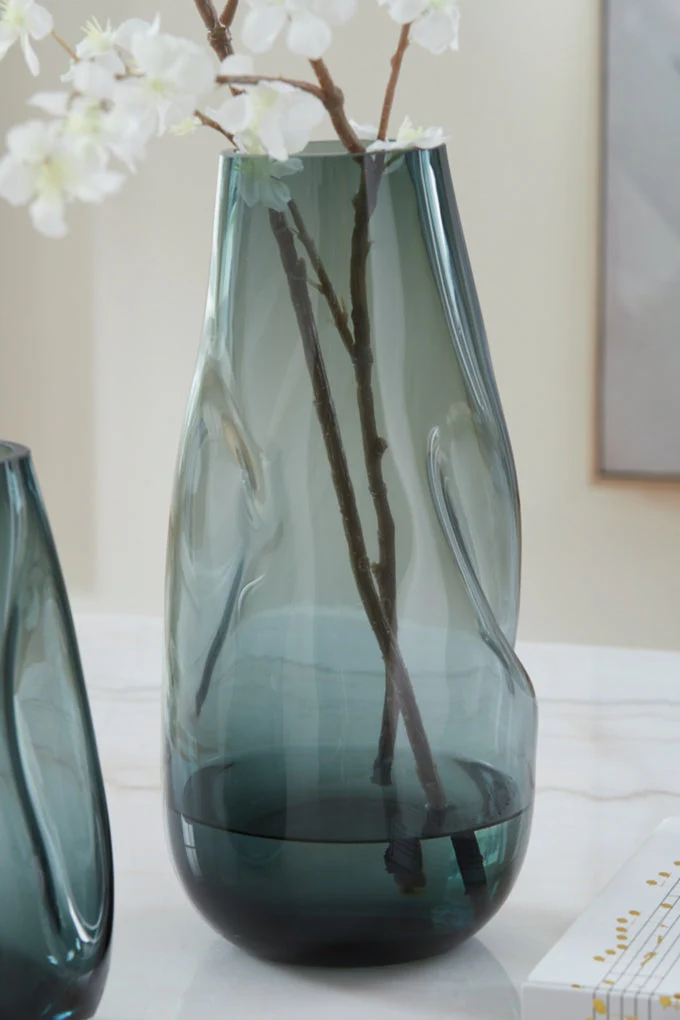 Beamund Vase - Image 8