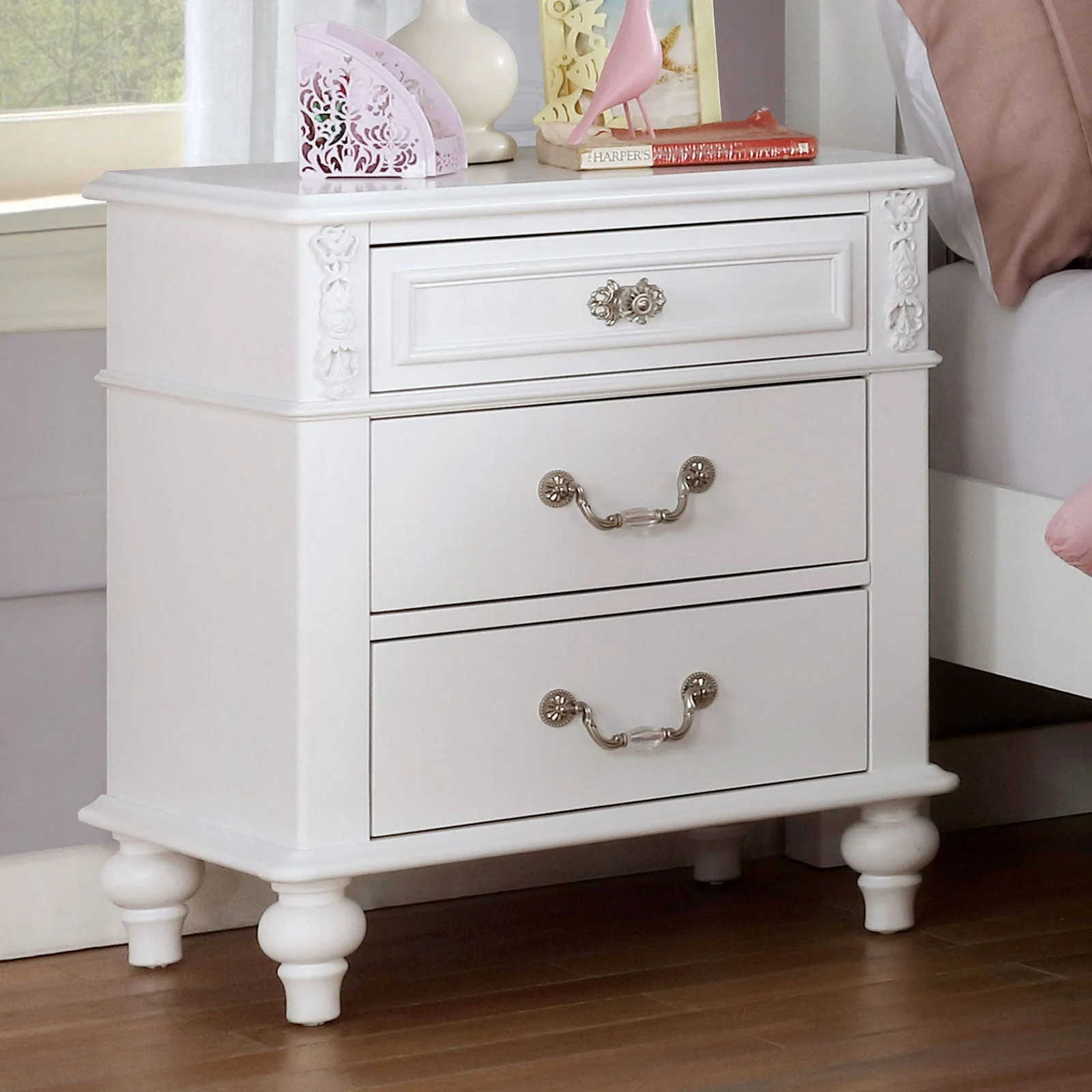 Belva White 4 Pc. Full Bedroom Set - Image 5