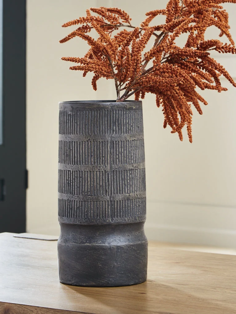 Beninworth Vase - Image 3