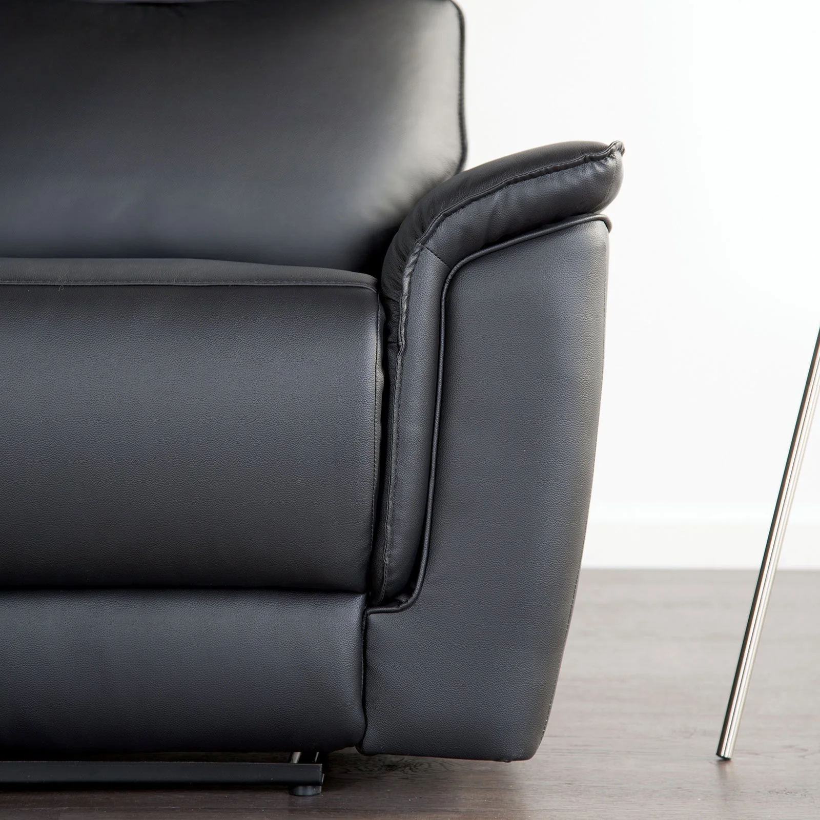 Bienne Black Upholstery Reclining Living Room Set - Image 4