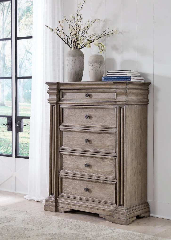 Blairhurst Dresser & Chest - Image 4