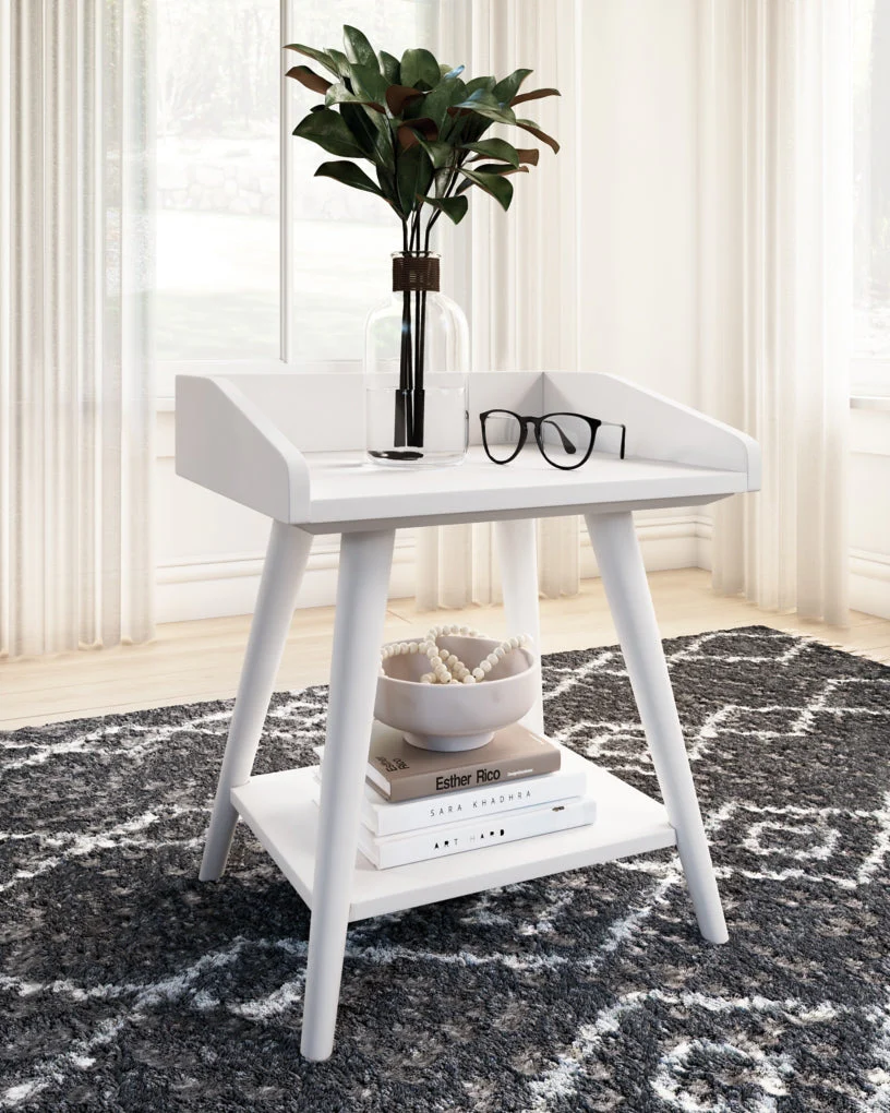 Blariden Accent Table - Image 2