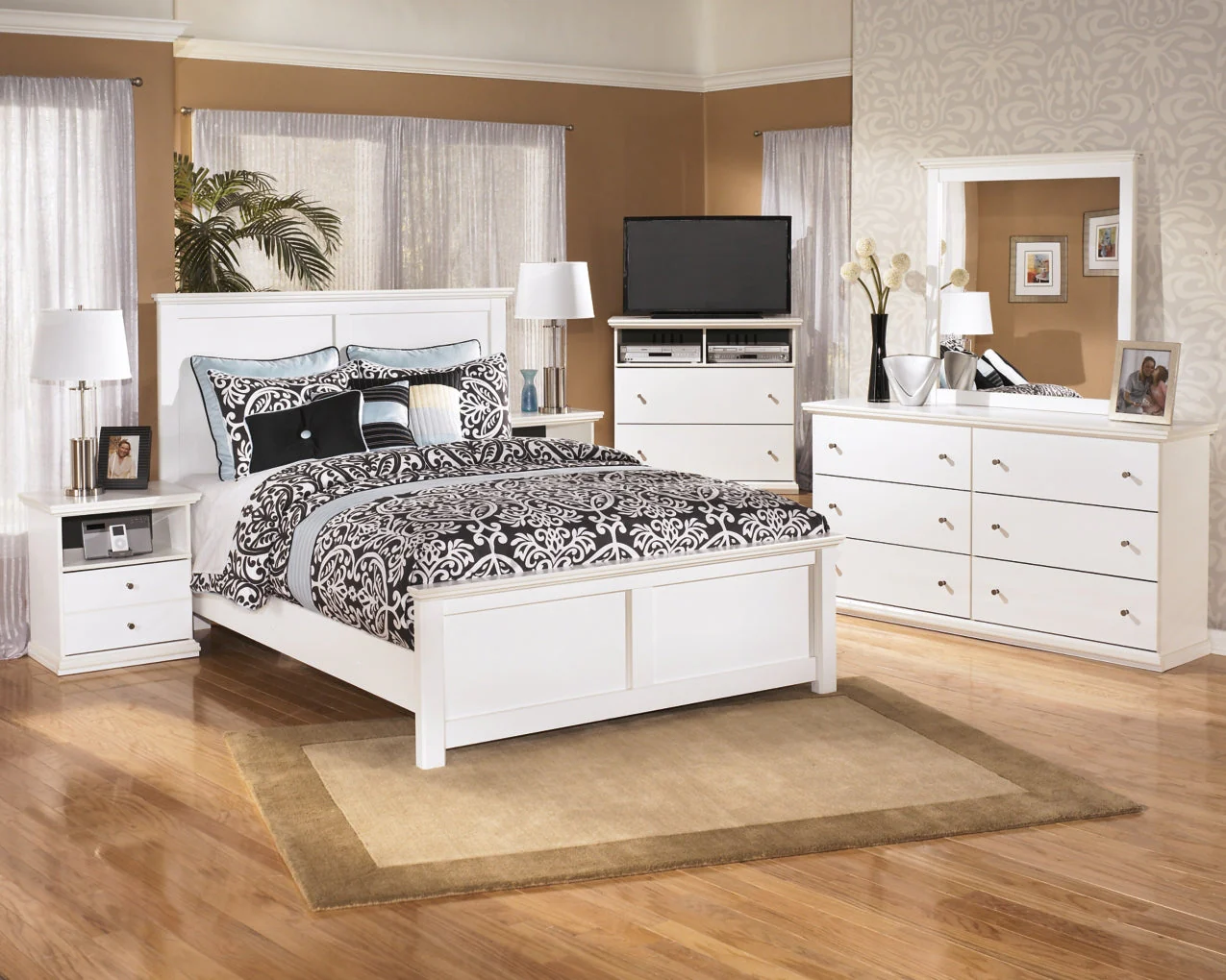 Bostwick Shoals Six Drawer Dresser - Image 3