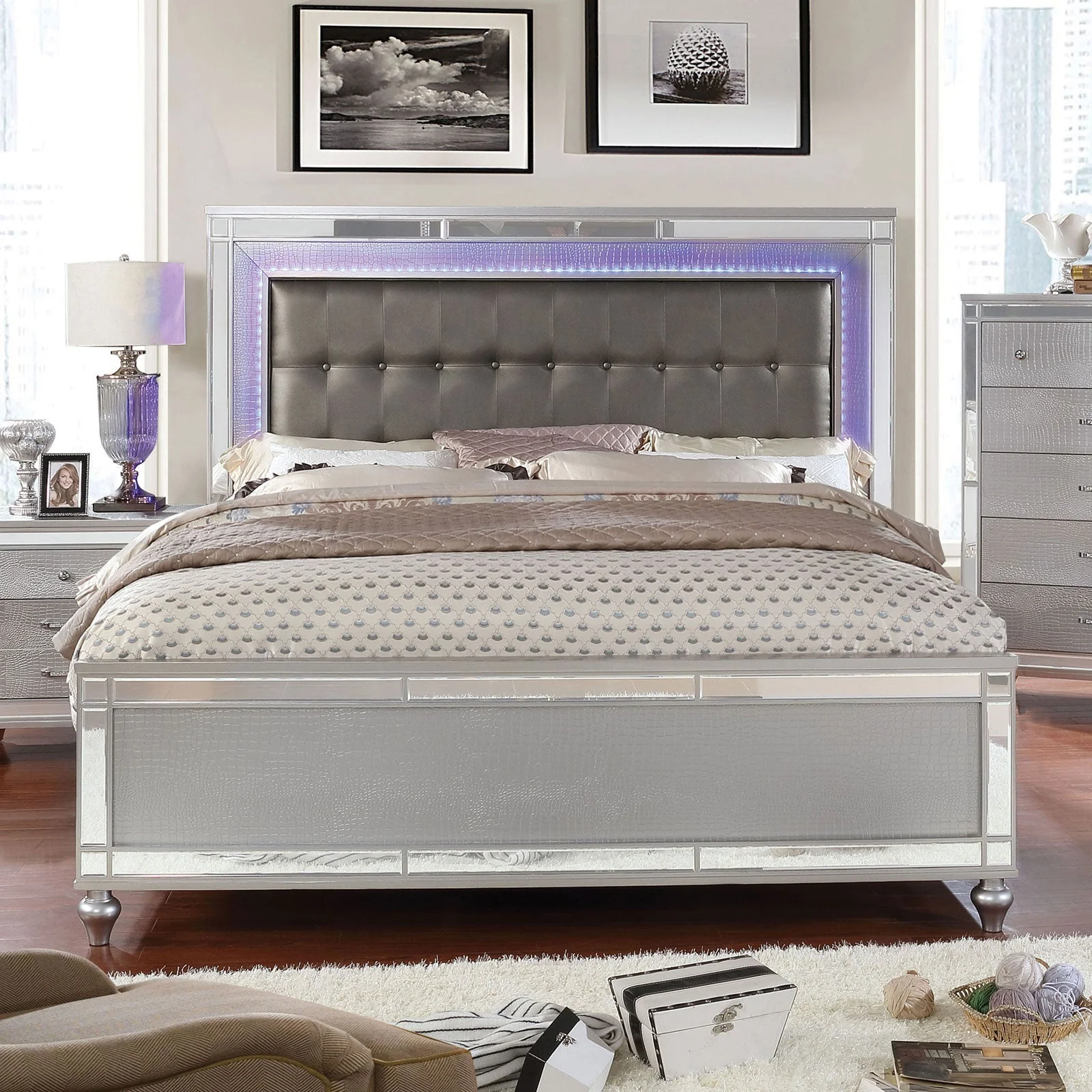 Brachium Silver 4 Pc. Queen Bedroom Set - Image 2