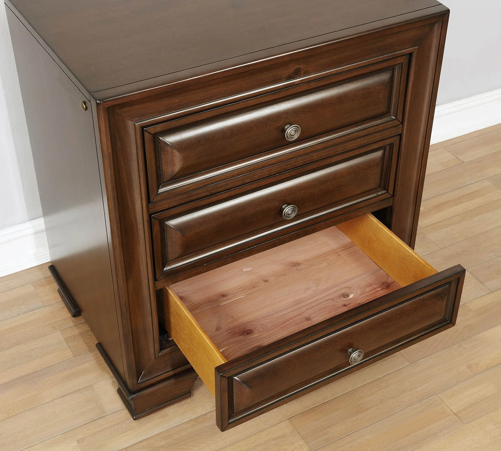 Brandt Brown Cherry 4 Pc. Queen Bedroom Set - Image 5
