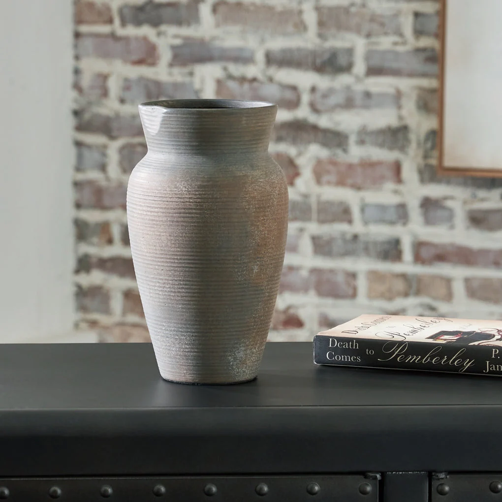 Brickmen Vase - Image 4