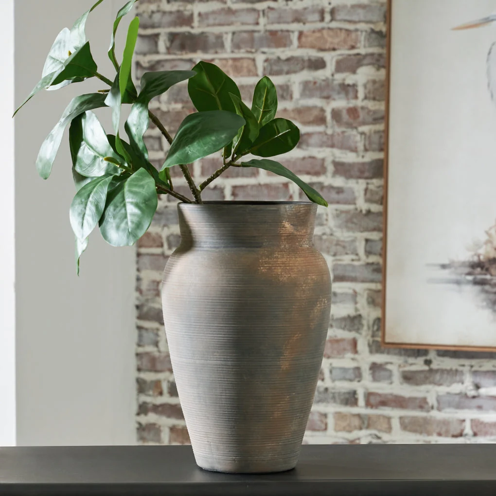 Brickmen Vase - Image 6
