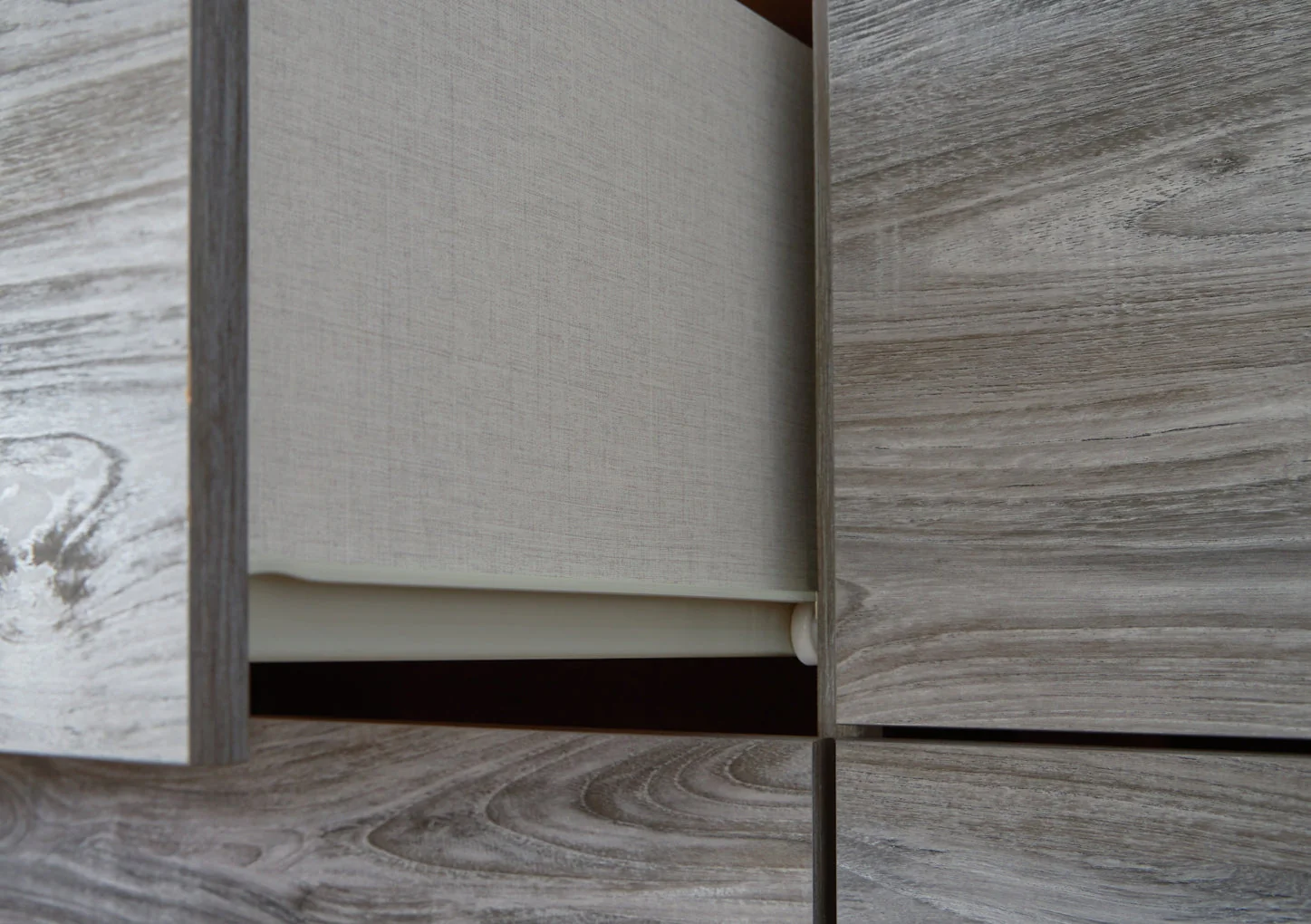 Bronyan Six Drawer Dresser - Image 8