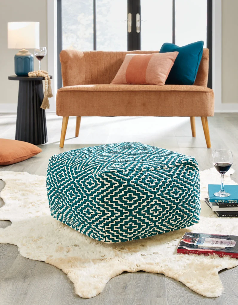 Brynnsen Pouf - Image 3