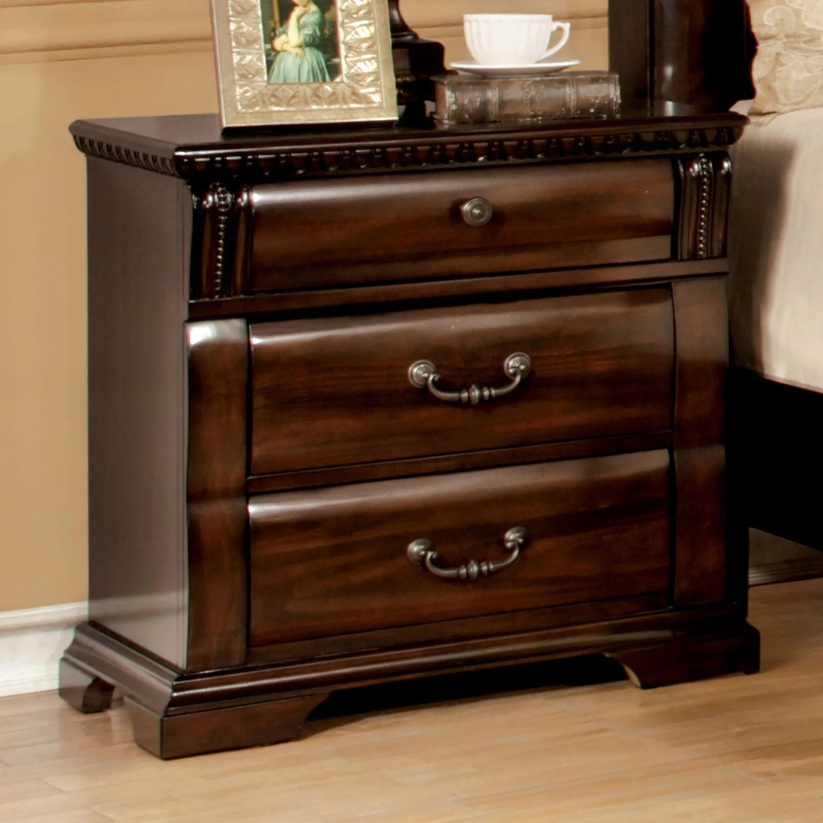 Burleigh Cherry 4 Pc. Queen Bedroom Set - Image 6
