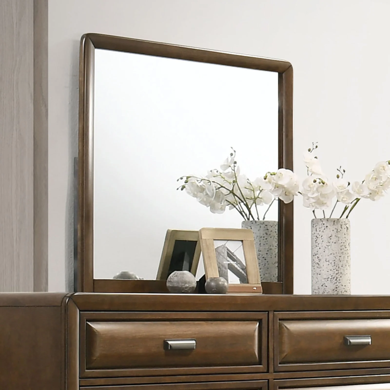 Caerwys Brown/Light Gray Queen 4 Piece Bedroom Set - Image 4