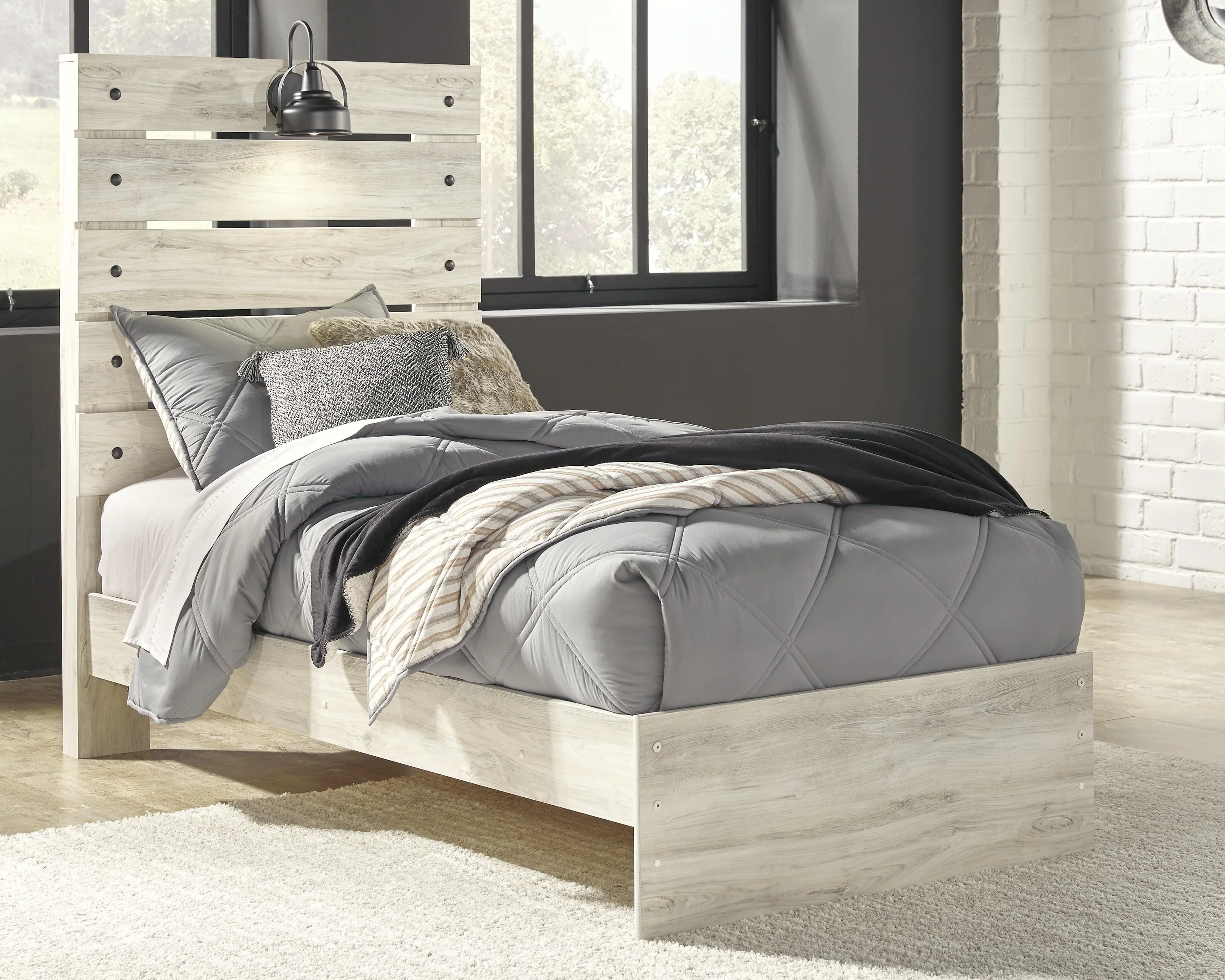 Cambeck Panel Bed - Image 8