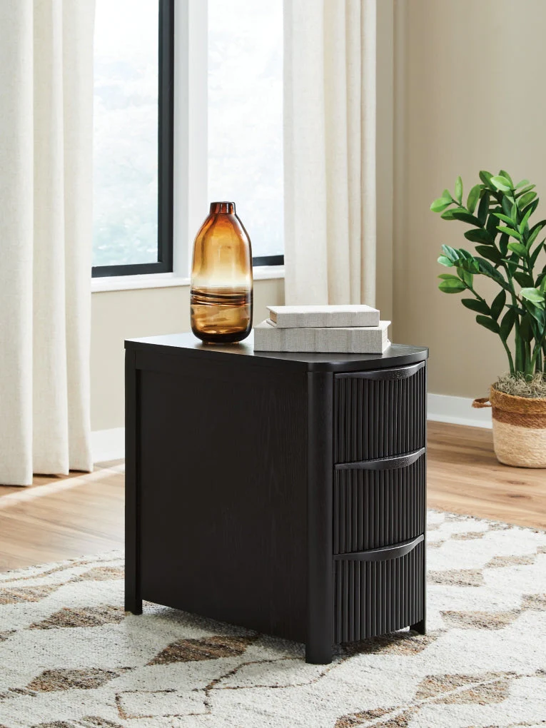 Camdill End Table - Image 5