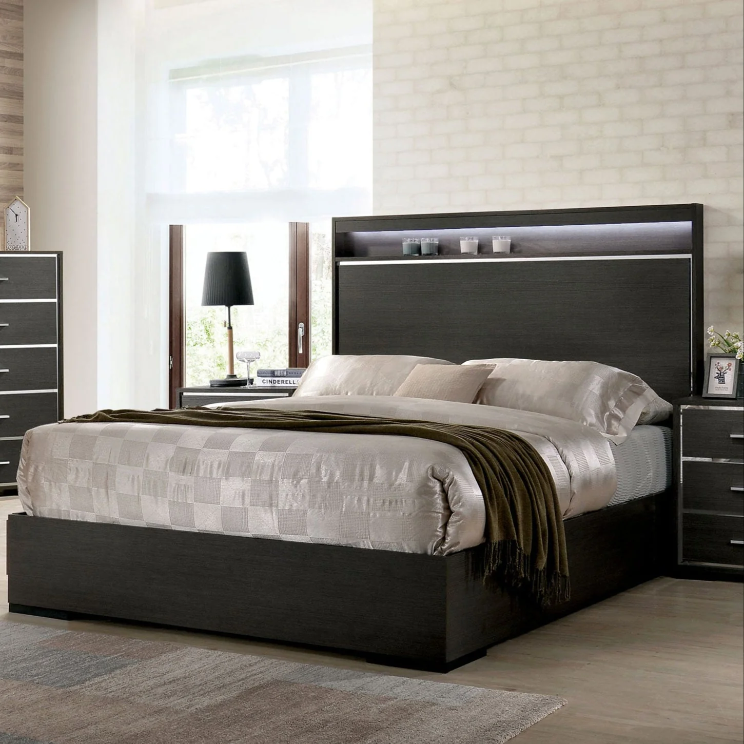 Camryn Warm Gray 4 Pc. Queen Bedroom Set - Image 2