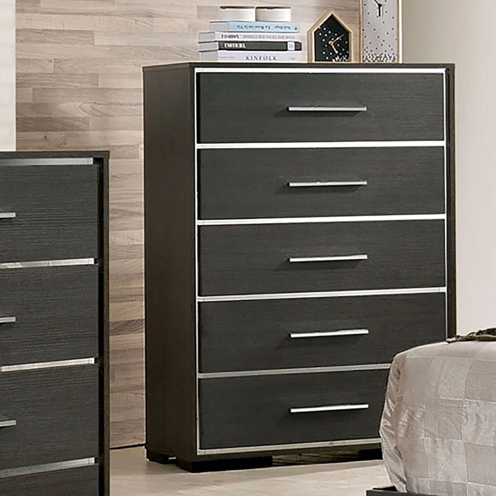 Camryn Warm Gray 5 Pc. Queen Bedroom Set w/ Chest - Image 4