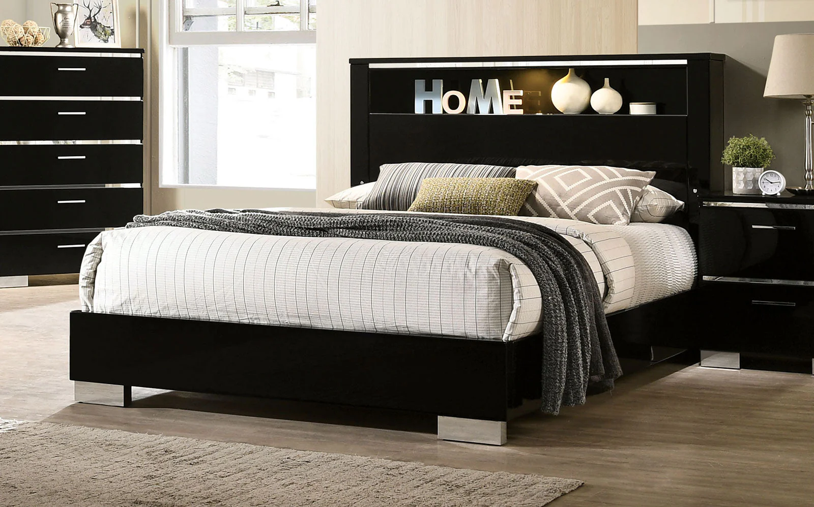 Carlie Black/Chrome 5 Pc. Queen Bedroom Set w/ Night Stand - Image 2