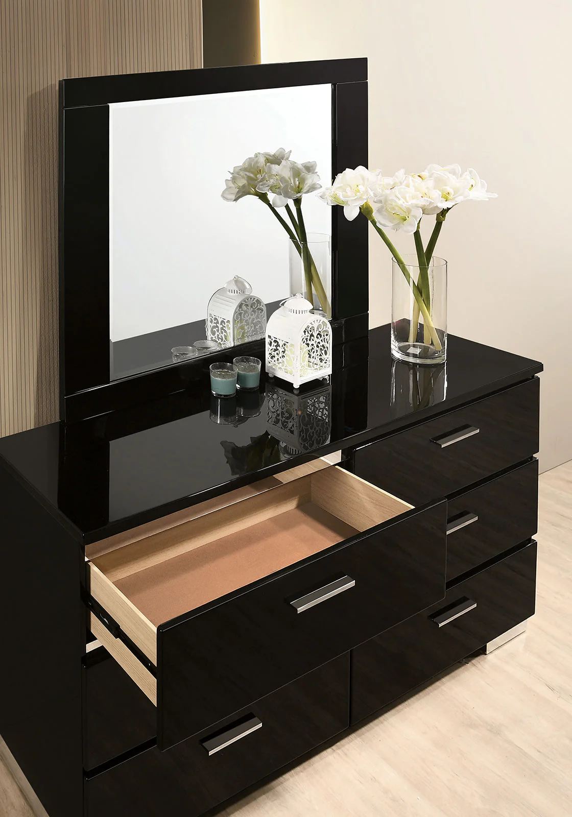Carlie Black/Chrome 5 Pc. Queen Bedroom Set w/ Night Stand - Image 7