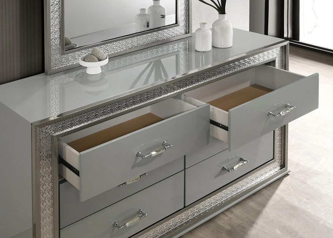 Cassiopeia Metallic Gray 5 Pc. Queen Bedroom Set w/ Chest - Image 6