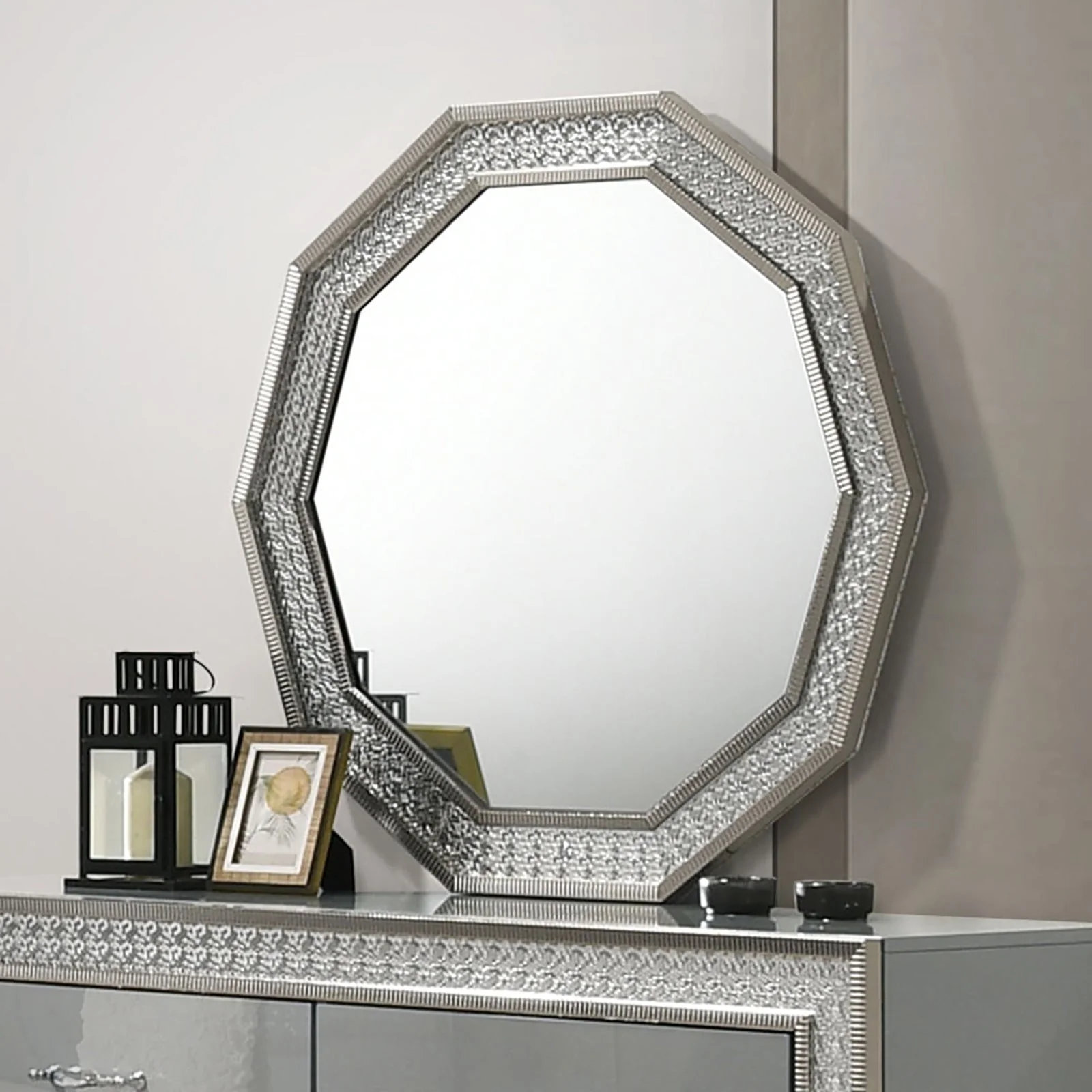 Cassiopeia Metallic Gray Queen 5 Piece Bedroom Set w/Chest - Image 6
