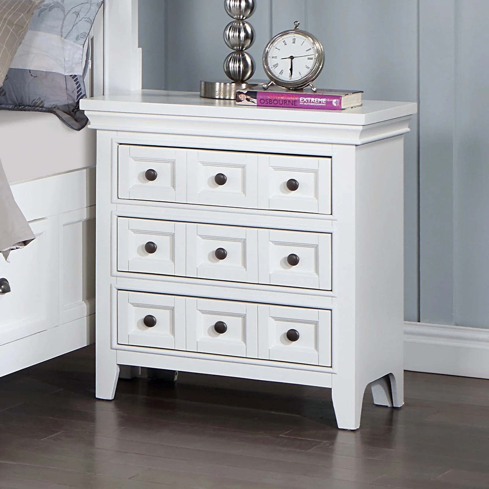 Castile White 5 Pc. Queen Bedroom Set w/ 2NS - Image 6