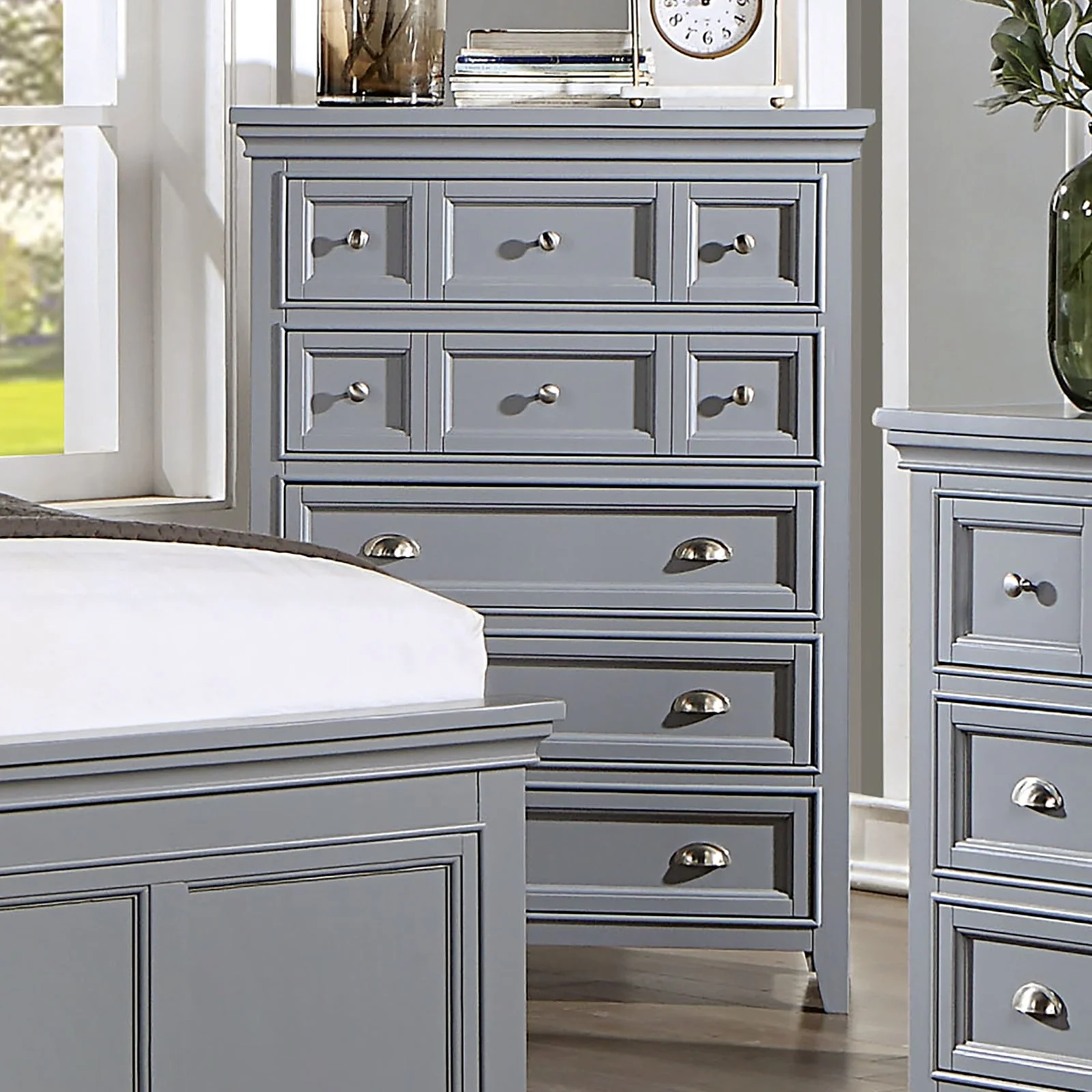 Castlile Gray 5 Pc. Queen Bedroom Set w/ Chest - Image 3