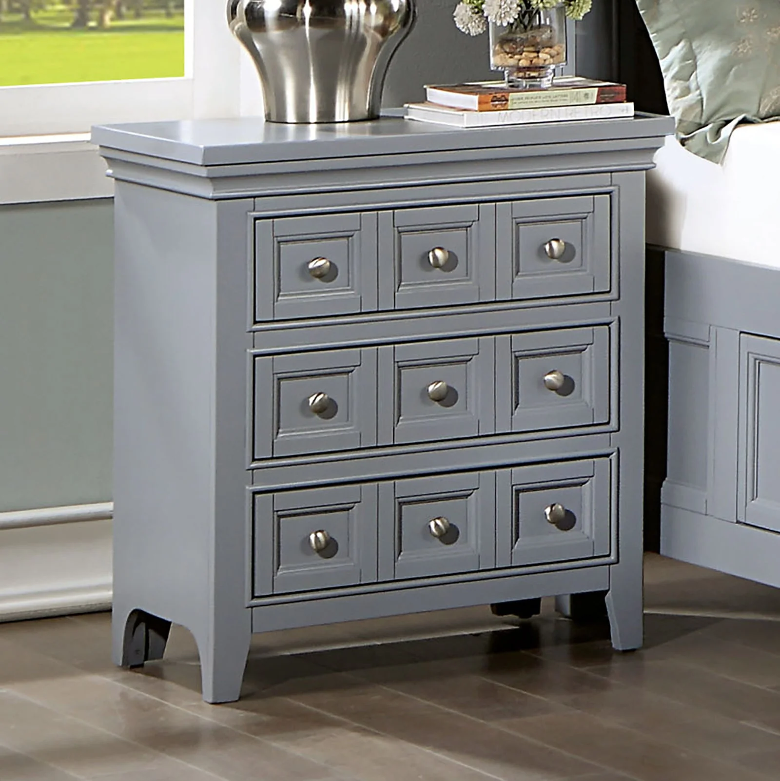 Castlile Gray 5 Pc. Queen Bedroom Set w/ Chest - Image 7