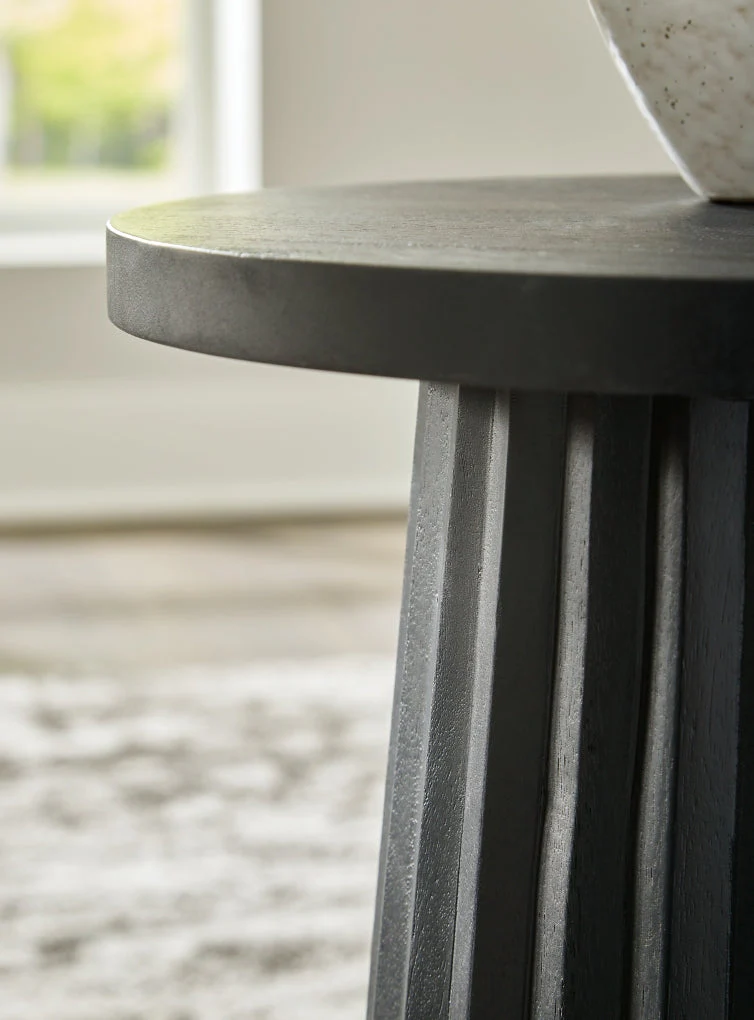 Ceilby Accent Table - Image 5