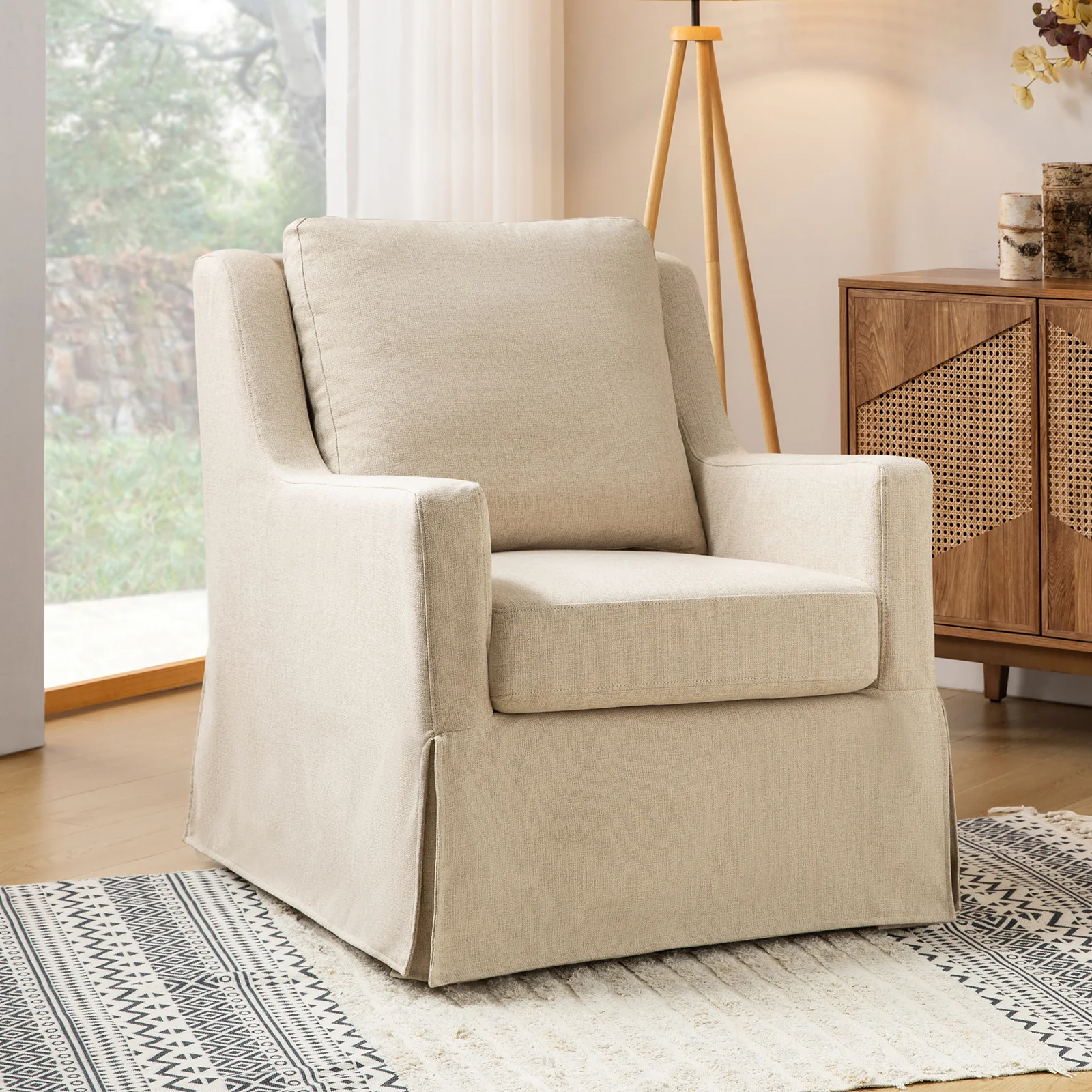 Stan Swivel Chair in Linen