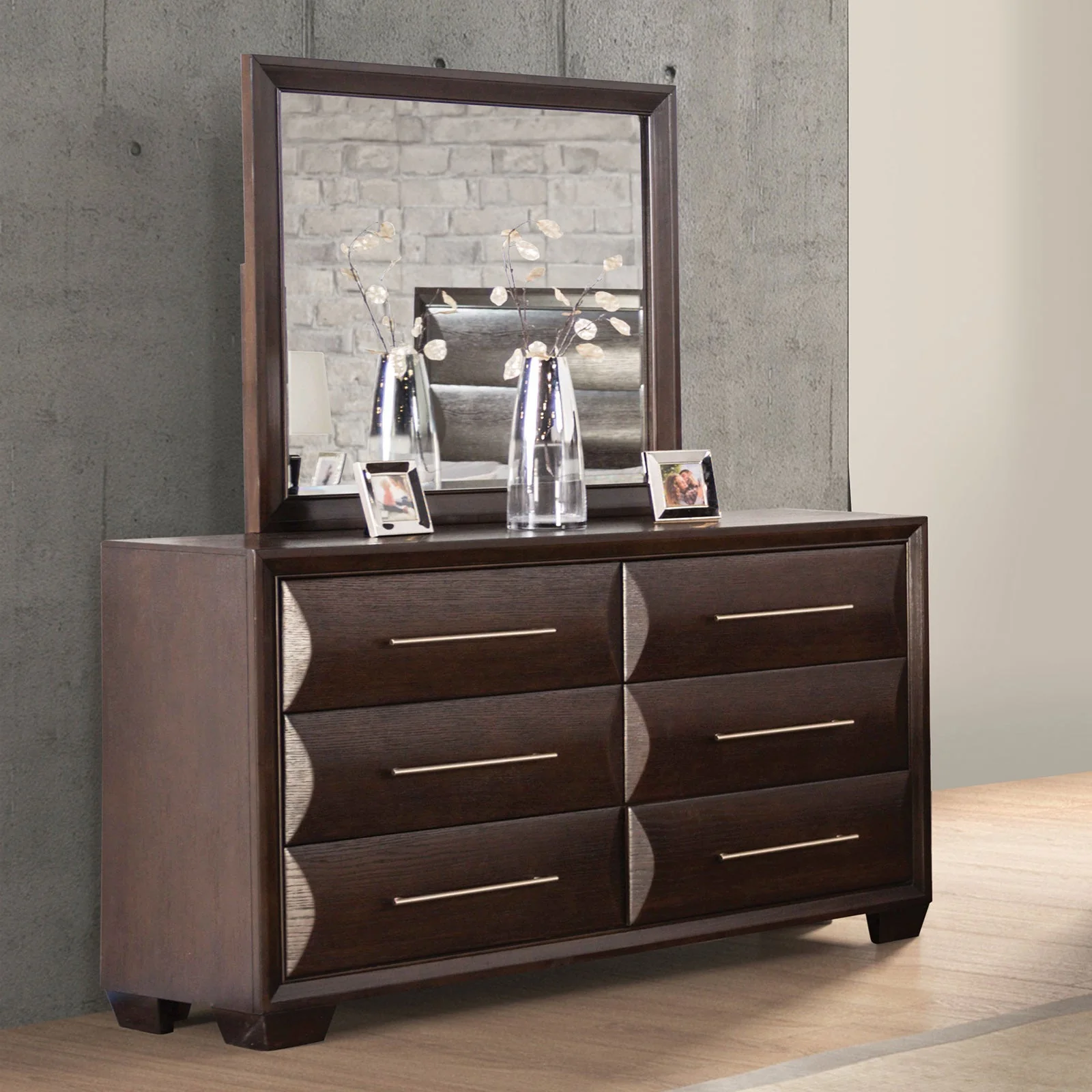 Chemnitz Espresso Queen 5 Piece Bedroom Set w/2 Nightstands - Image 5
