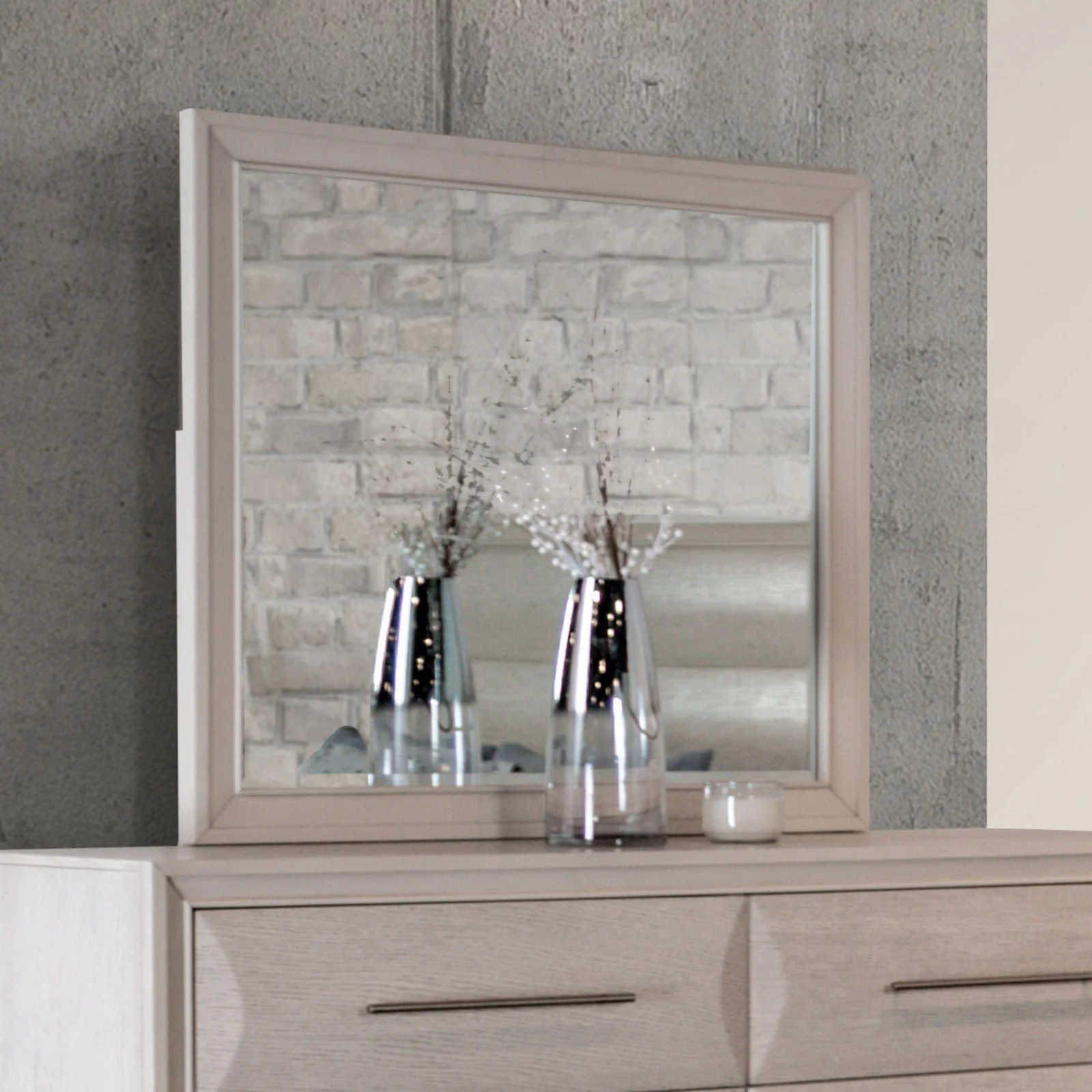 Chemnitz White Queen 4 Piece Bedroom Set - Image 4
