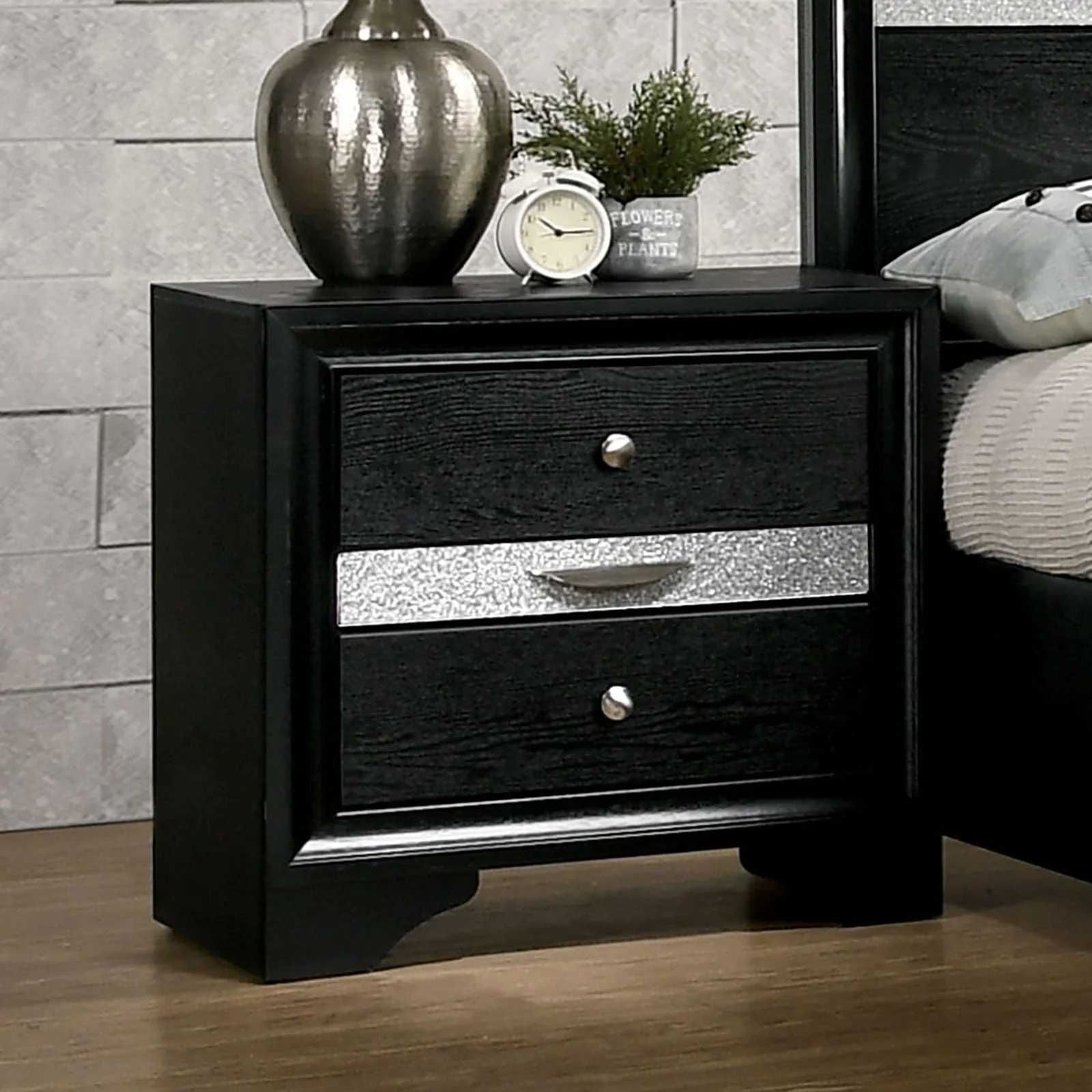 Chrissy Black 5 Pc. Queen Bedroom Set w/ Nightstand - Image 8