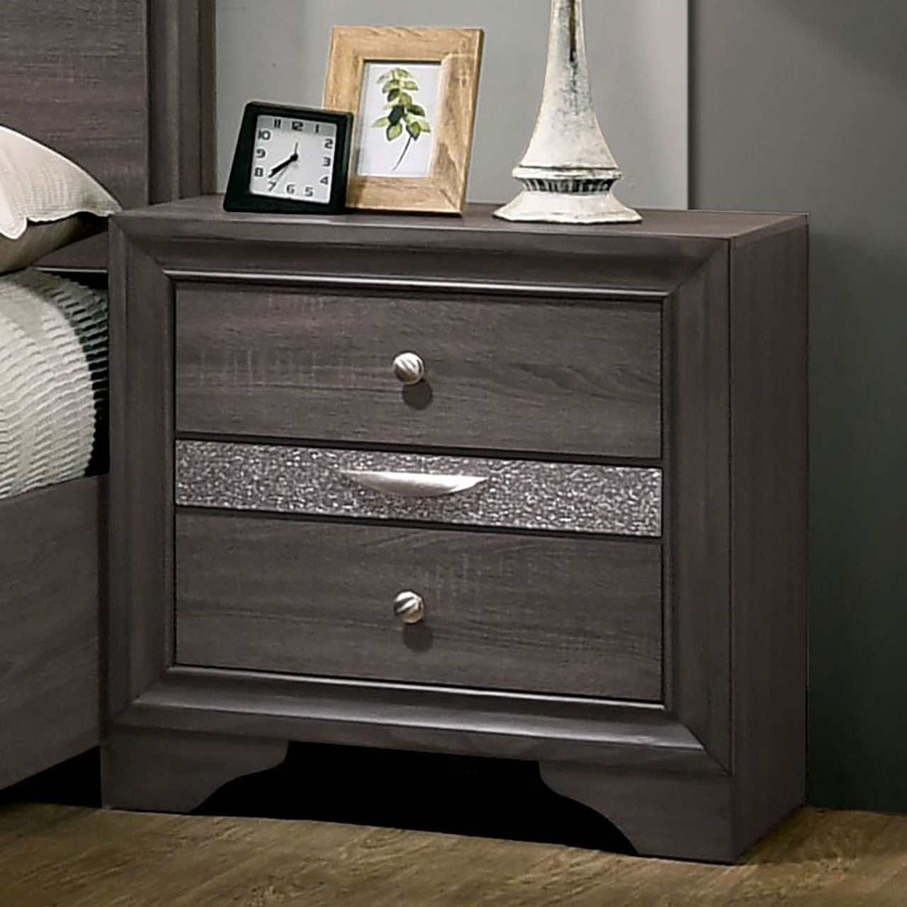 Chrissy Gray 4pc Queen Bedroom Set - Image 3
