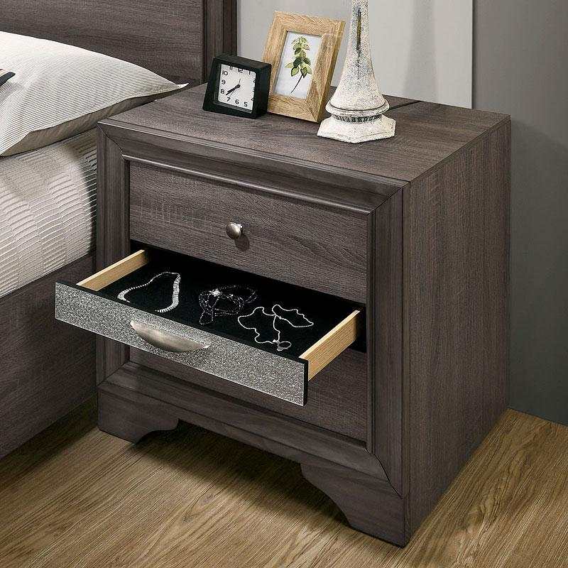 Chrissy Gray 5pc Queen Bedroom Set (1 Nightstand) - Image 3