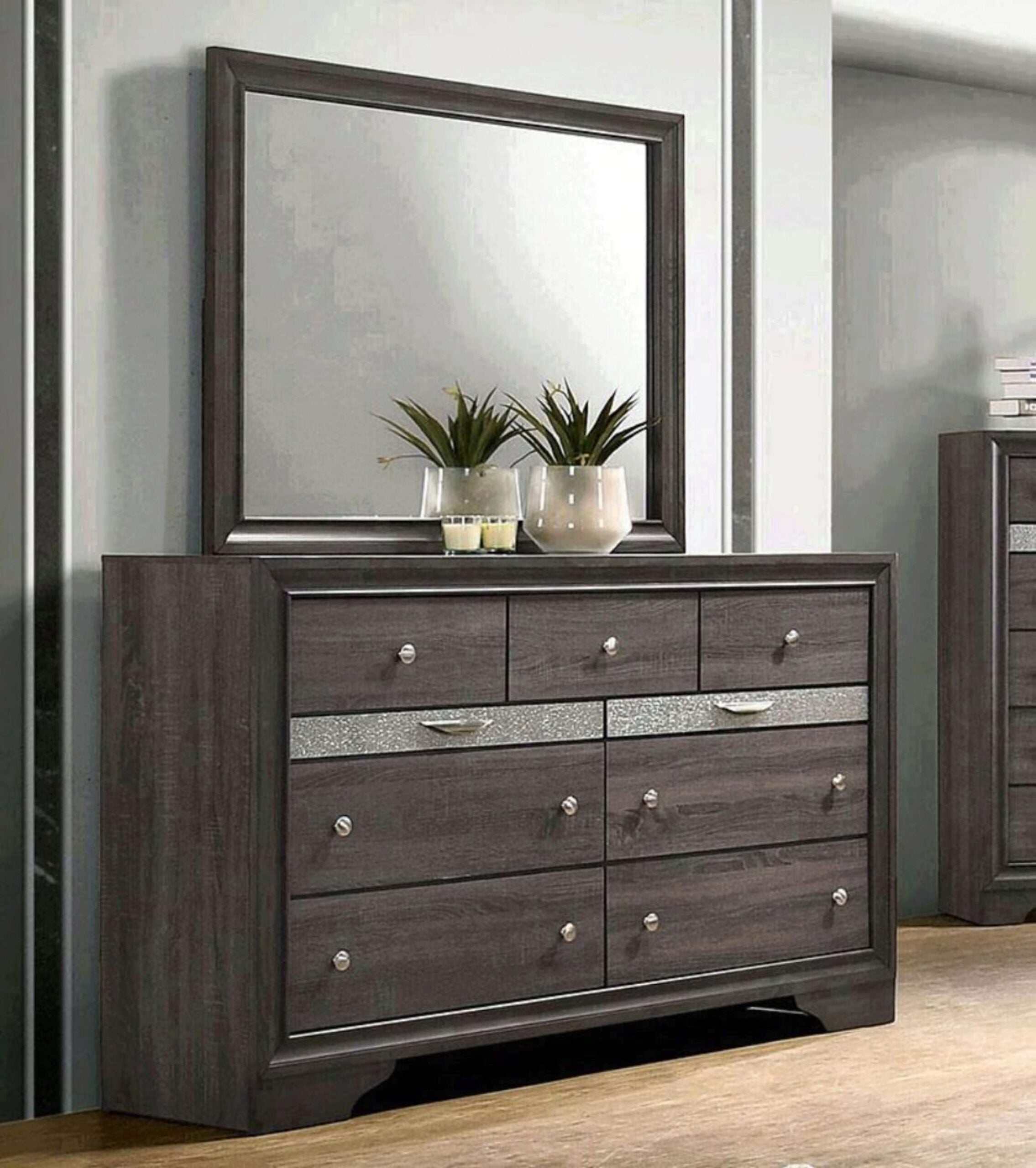 Chrissy Gray 5pc Queen Bedroom Set (2 Nightstands) - Image 3