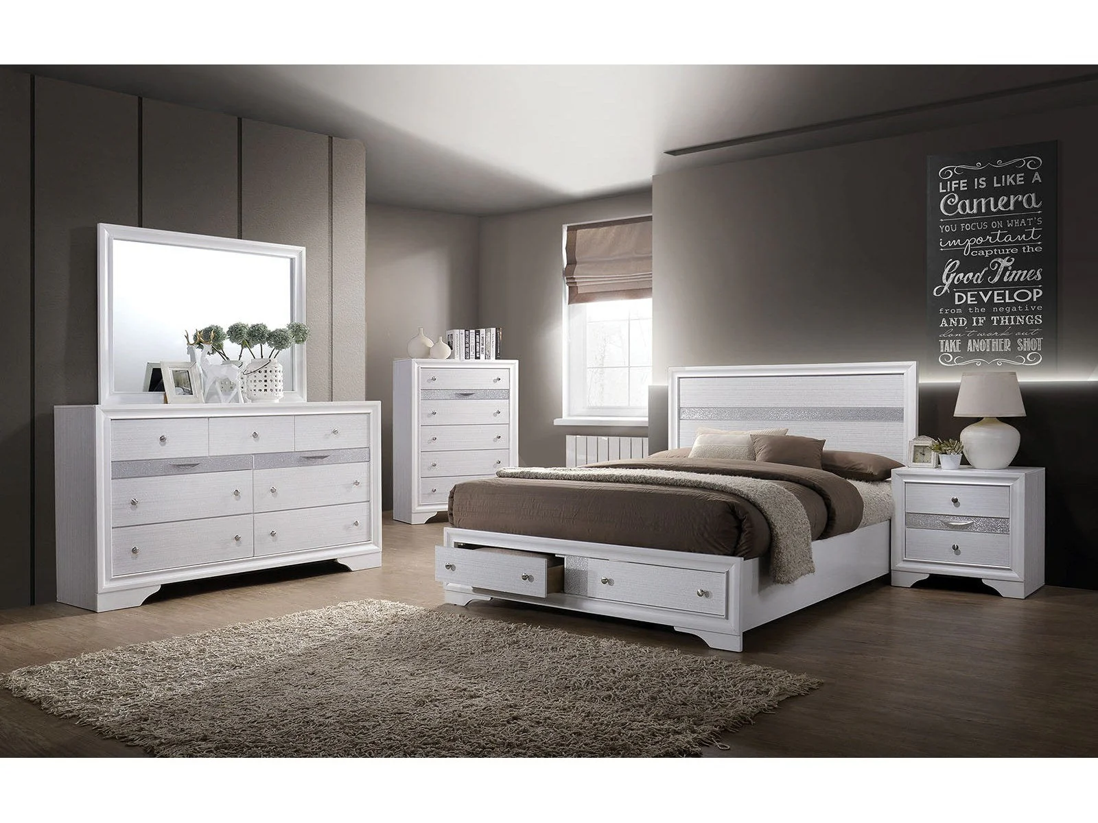 Chrissy White 5 Pc. Queen Bedroom Set w/ Chest