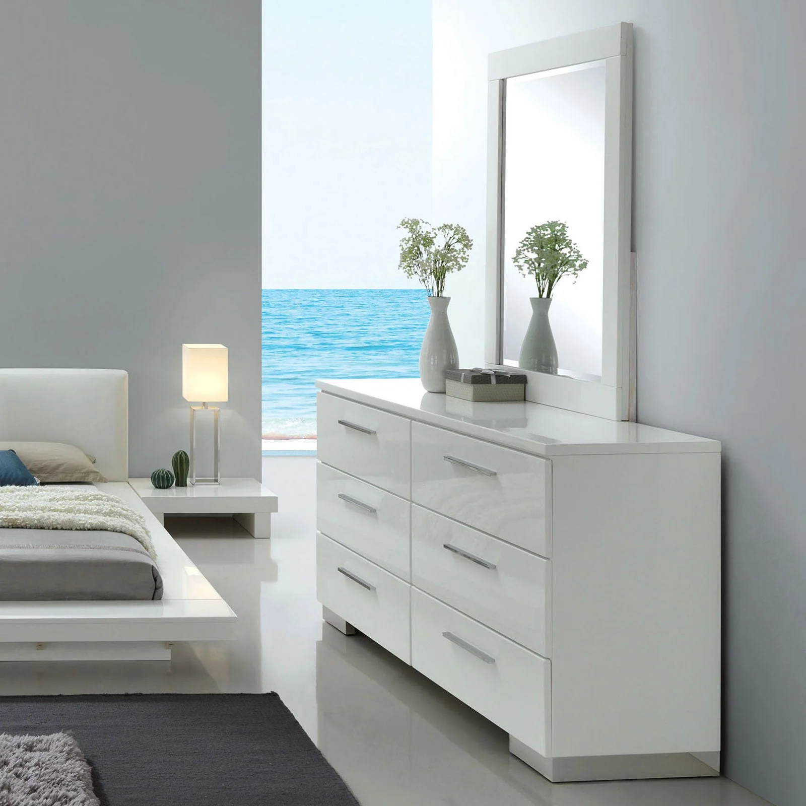 Christie White 5 Pc. Queen Bedroom Set w/ 2NS - Image 4